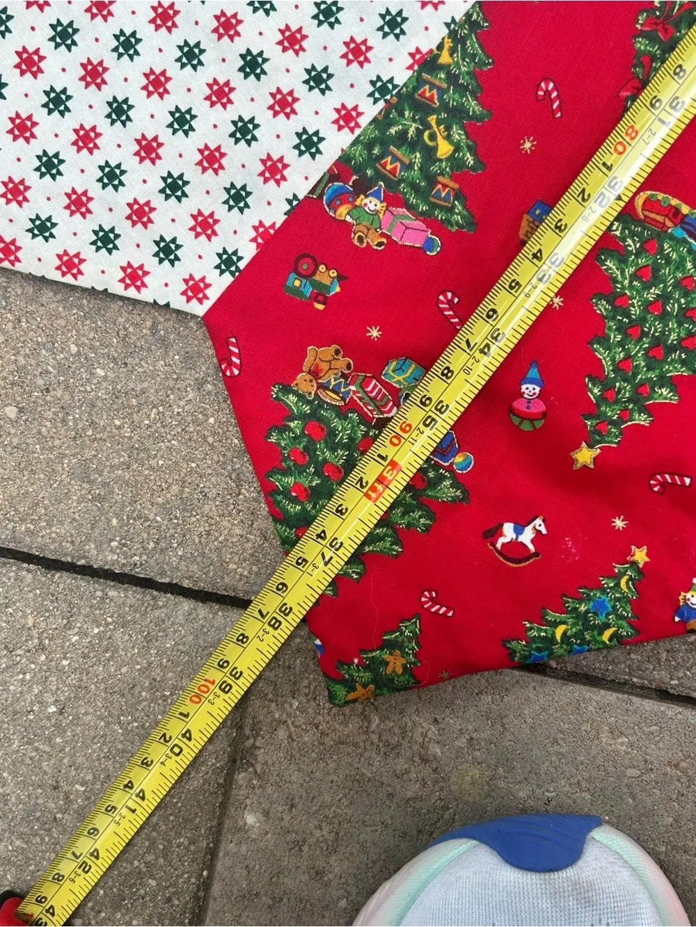 VTG Handmade Christmas Tree Skirt 39”